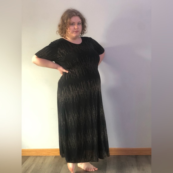 Black & Gold Maxi Dress - Picture 6 of 9